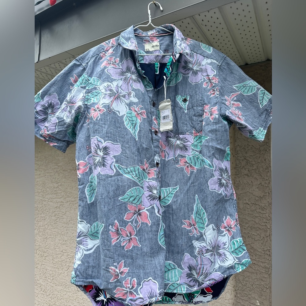 NWT Sunrise Kingdom short sleeve shirt